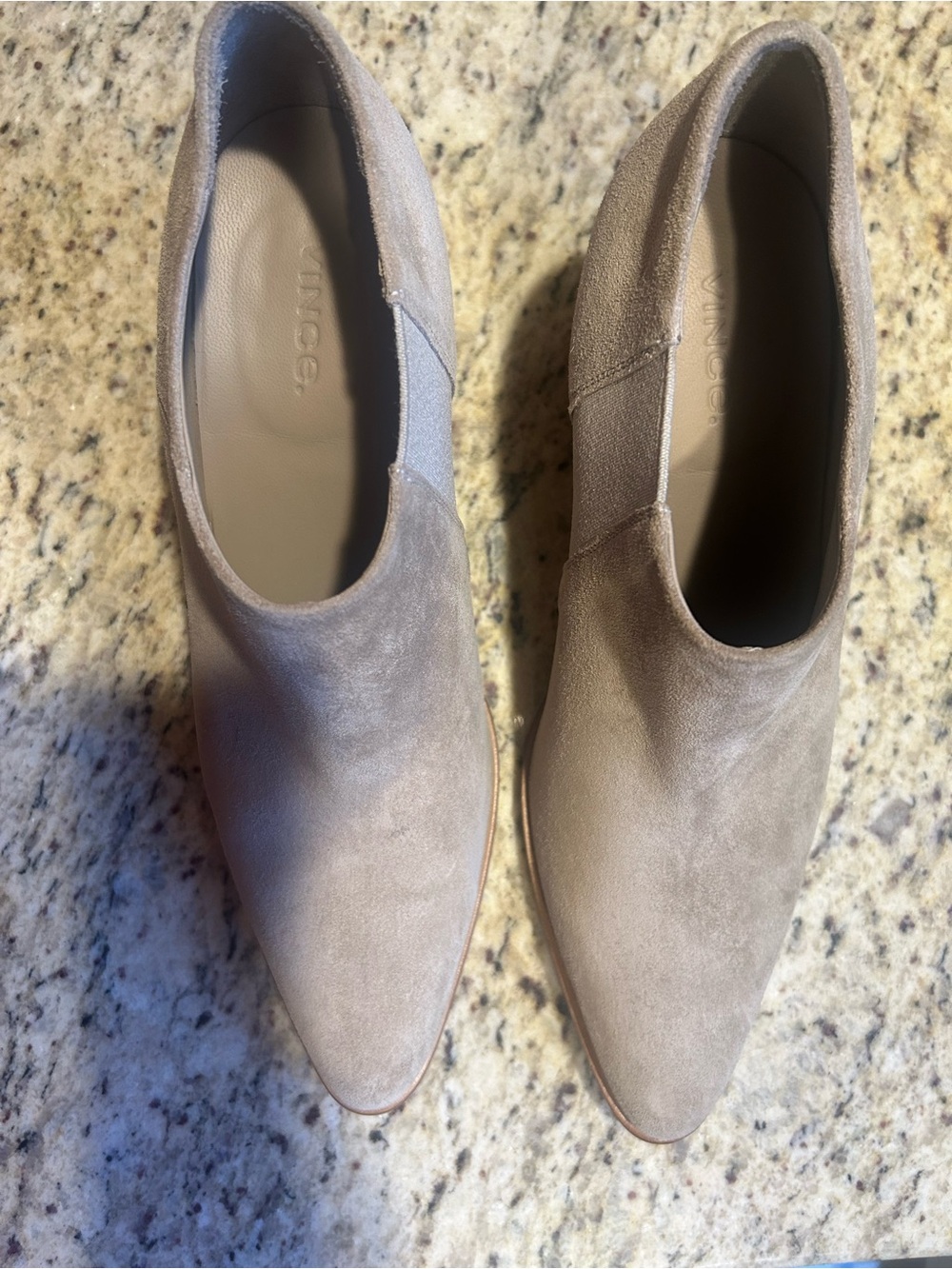 VINCE HAMILTON “Clay” suede ankle booties. EUC Size 7.5